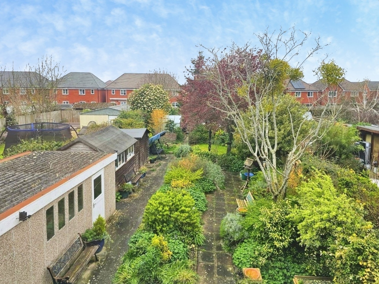 Box Road Avenue, Cam