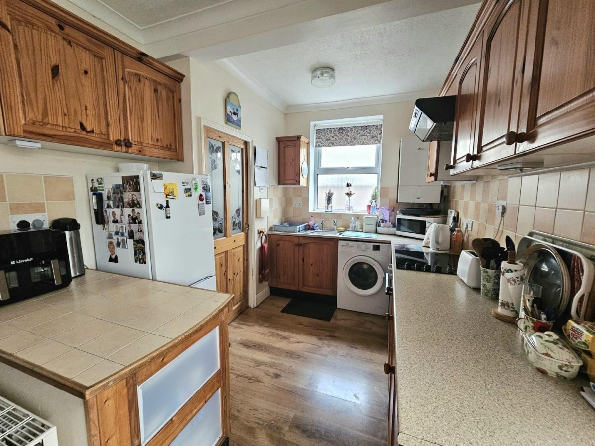 Box Road Avenue, Cam