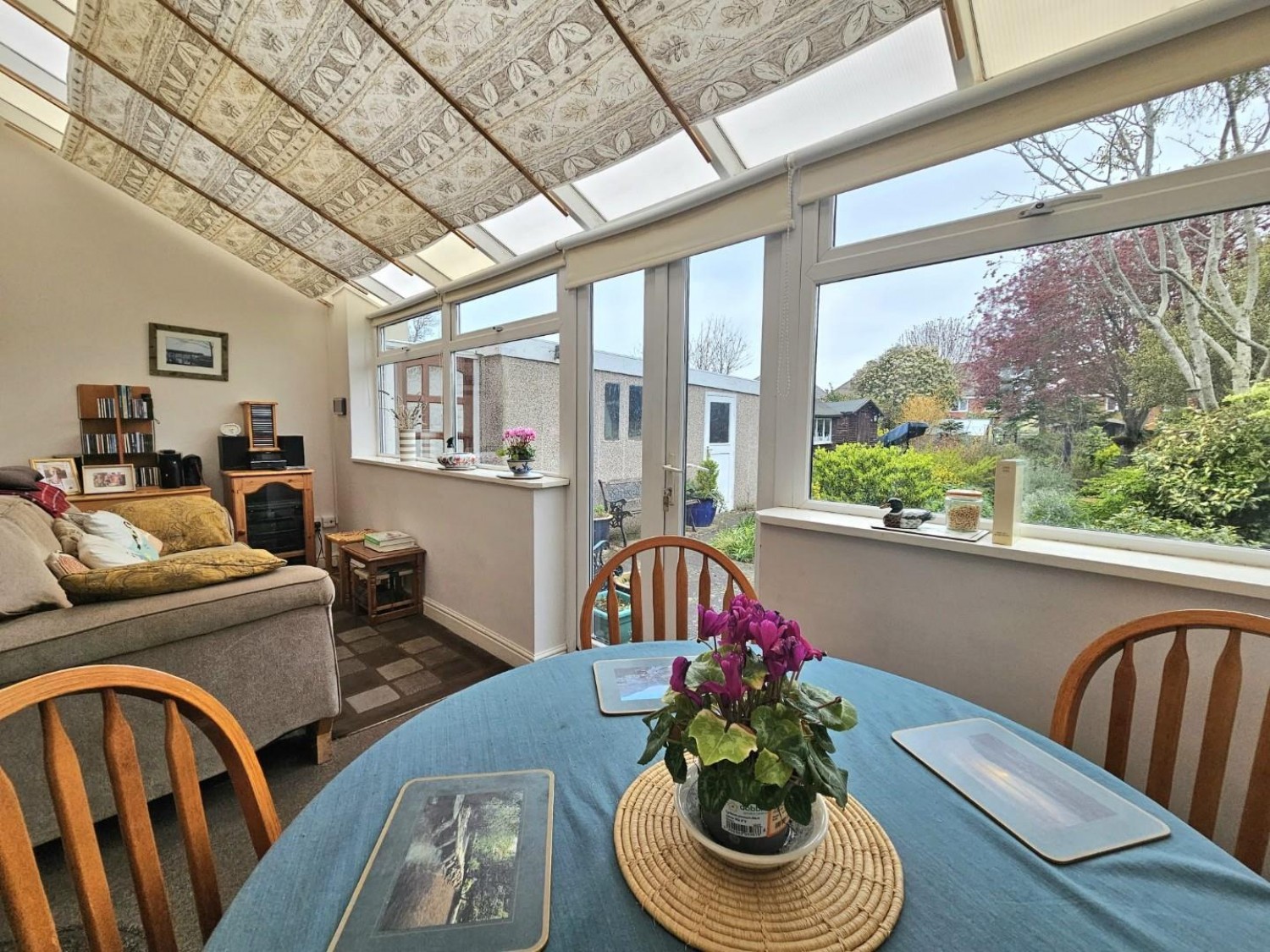 Box Road Avenue, Cam