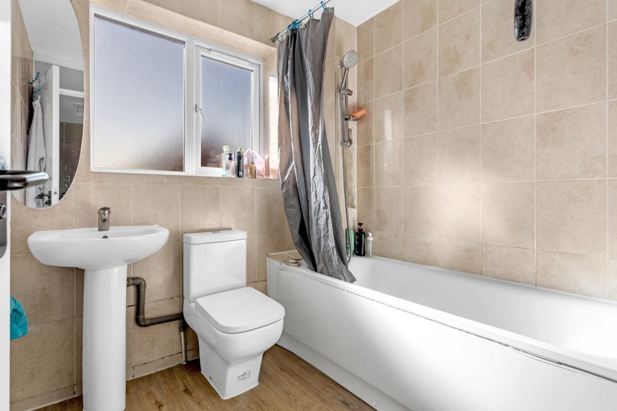 Andrewes Gardens, London