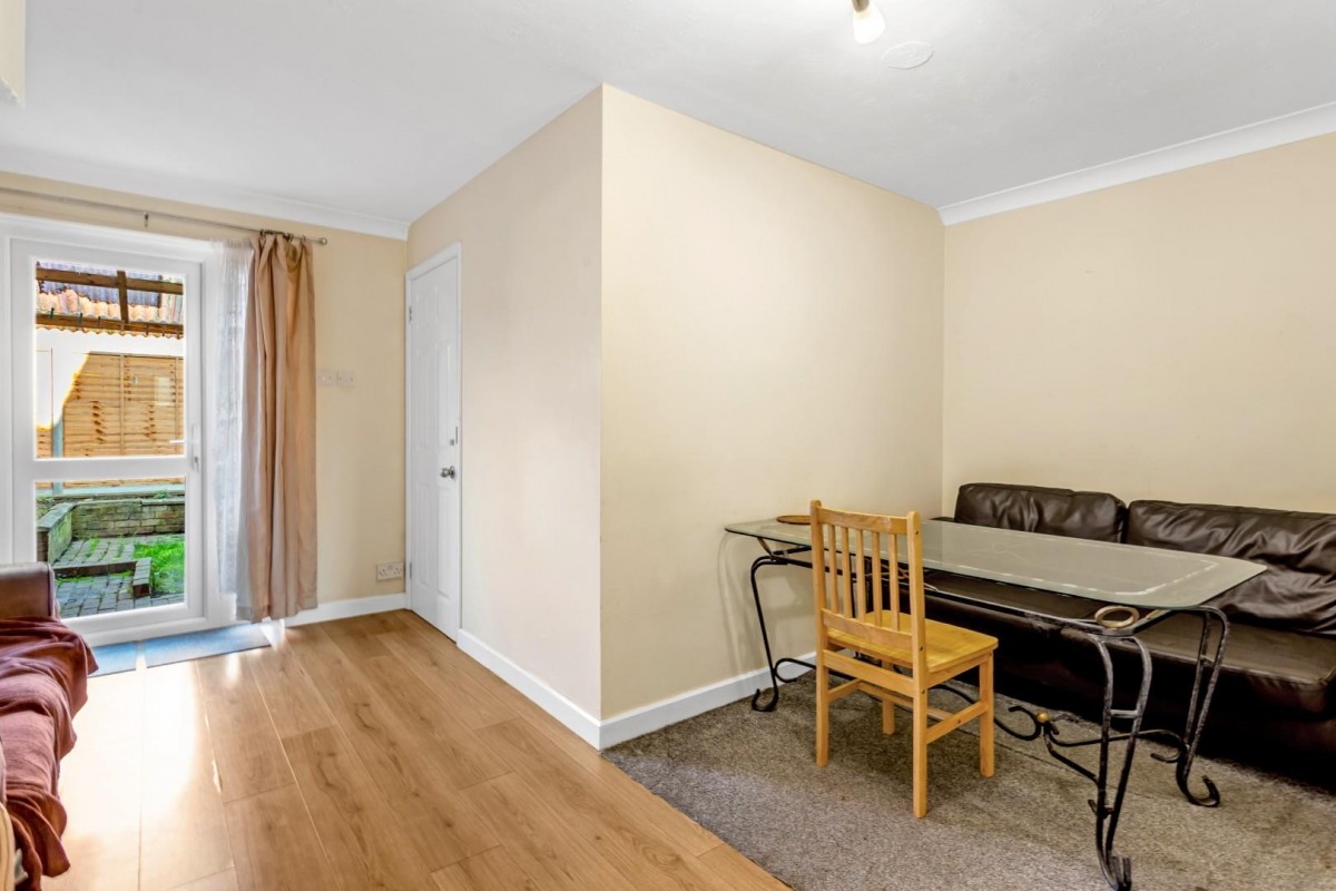 Andrewes Gardens, London