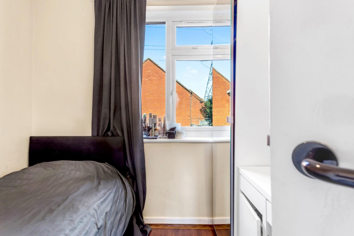 Andrewes Gardens, London