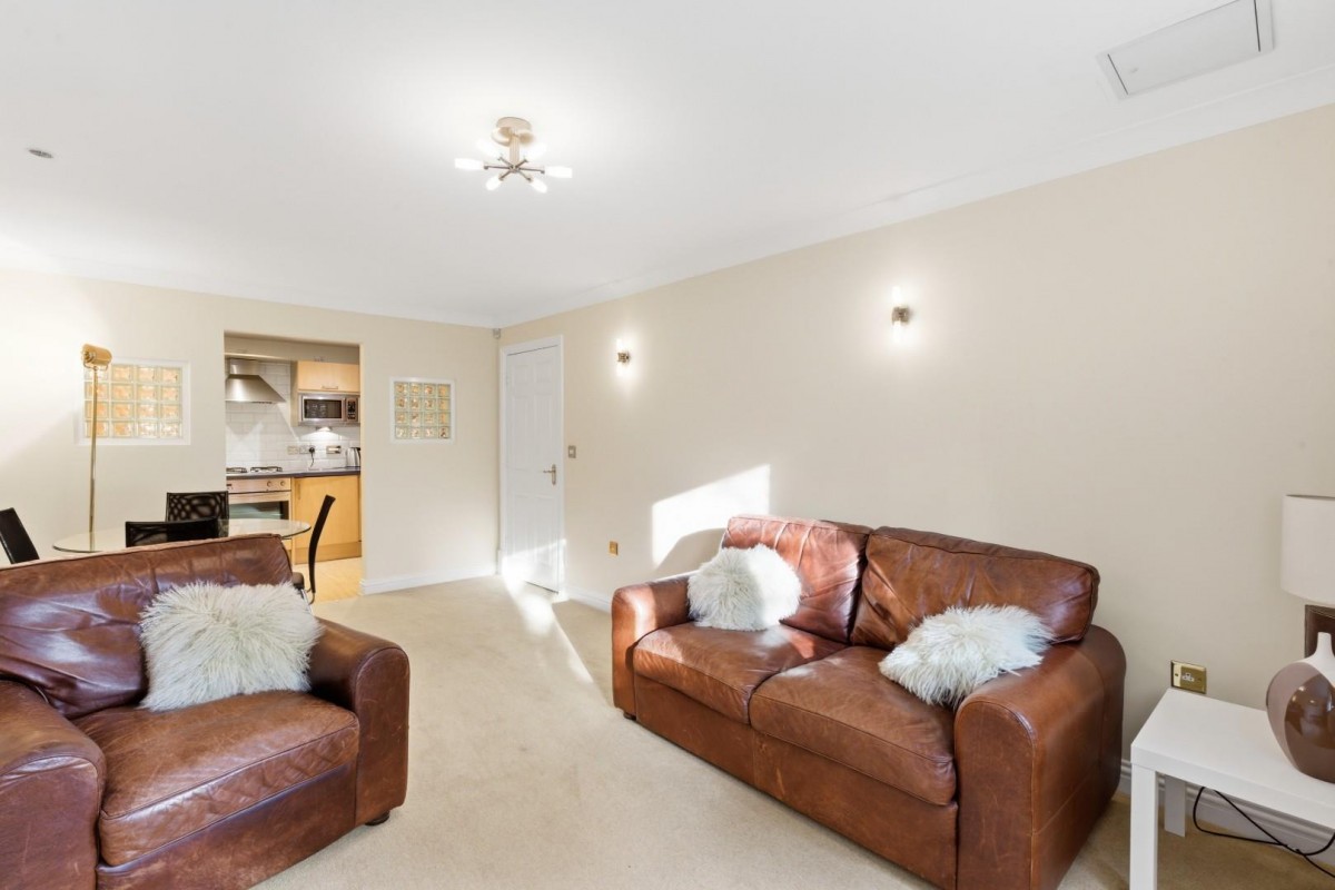 Parc Mont, 11 Park Avenue, Roundhay, Leeds