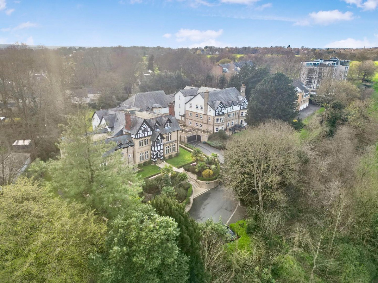 Parc Mont, 11 Park Avenue, Roundhay, Leeds