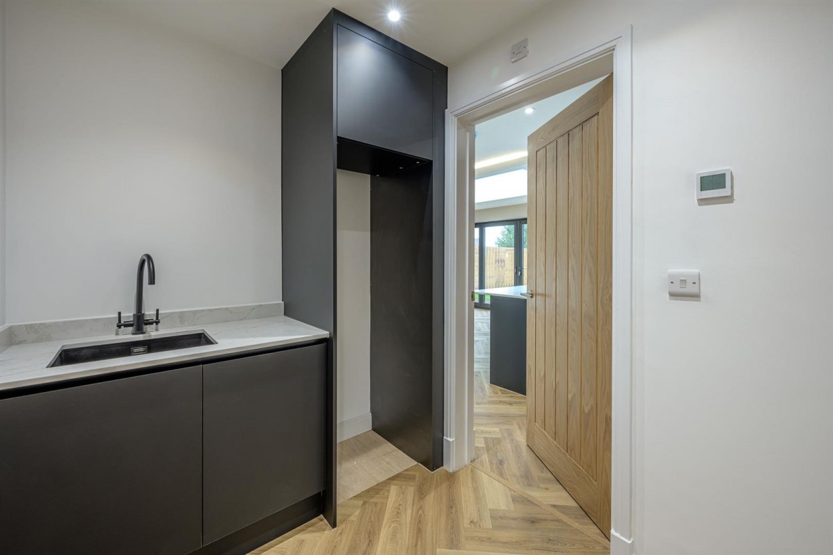 Richmond Park, Kingswinford, DY6 9AA