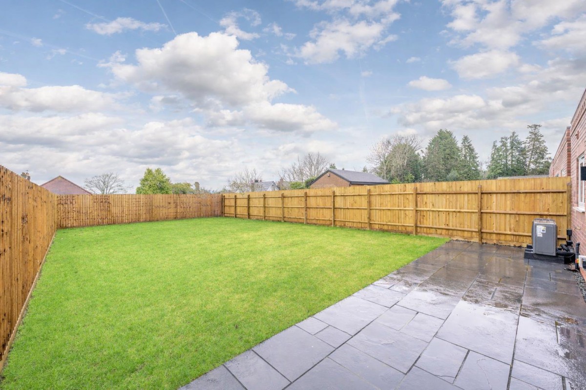 Richmond Park, Kingswinford, DY6 9AA