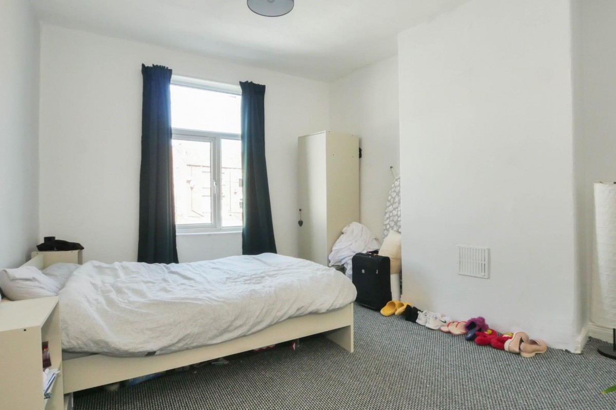 Salisbury Avenue, Armley, LS12 2AR