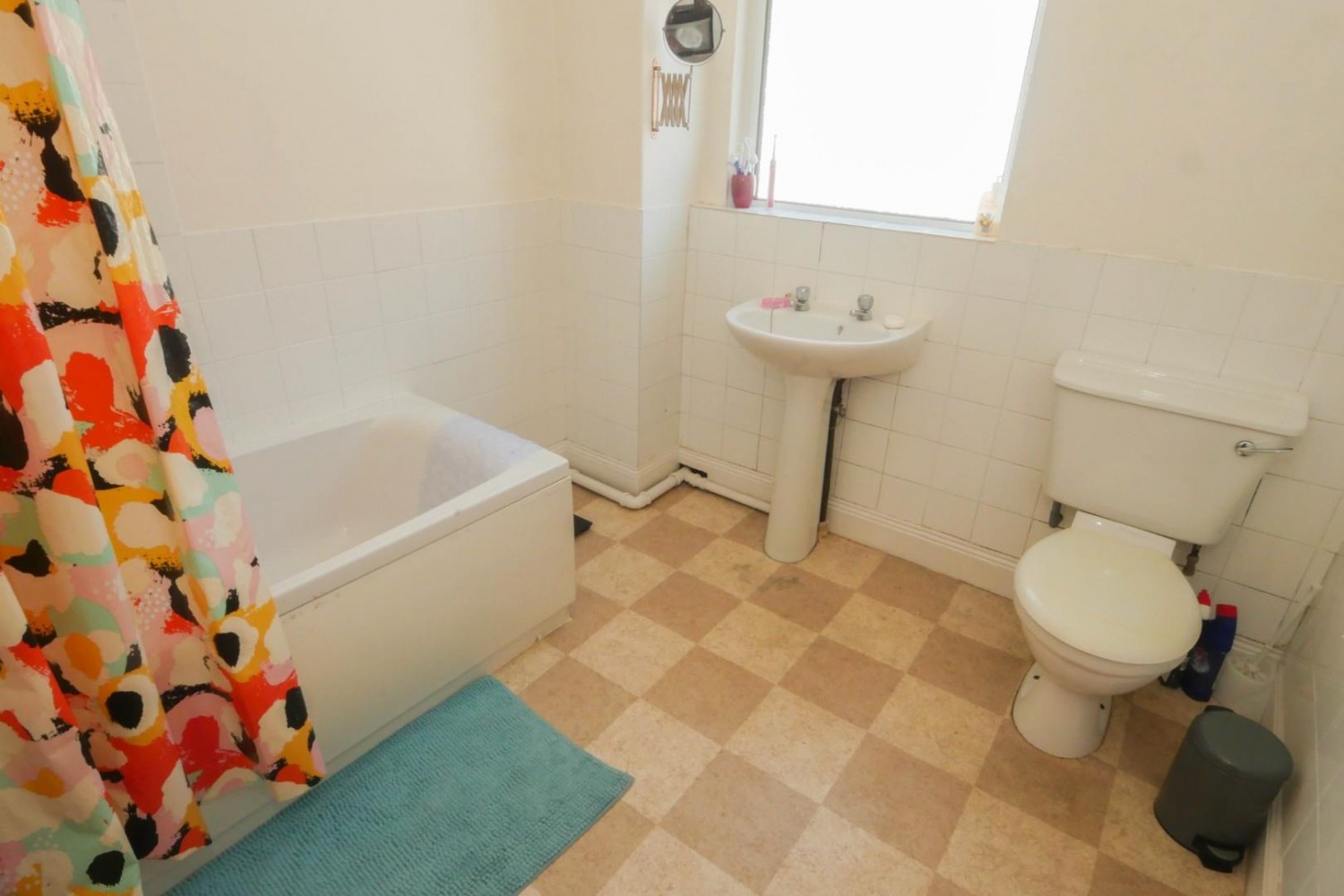 Salisbury Avenue, Armley, LS12 2AR