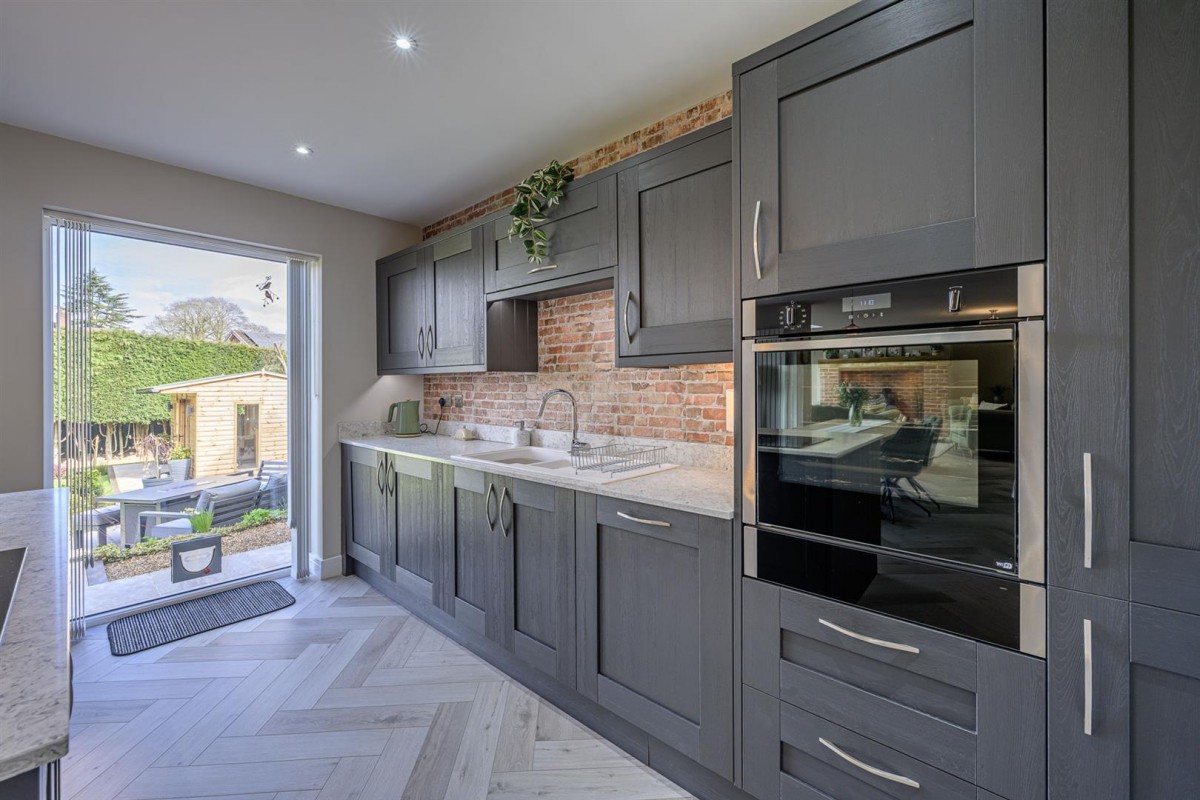 Pedmore Court Road, Stourbridge, DY8 2PH