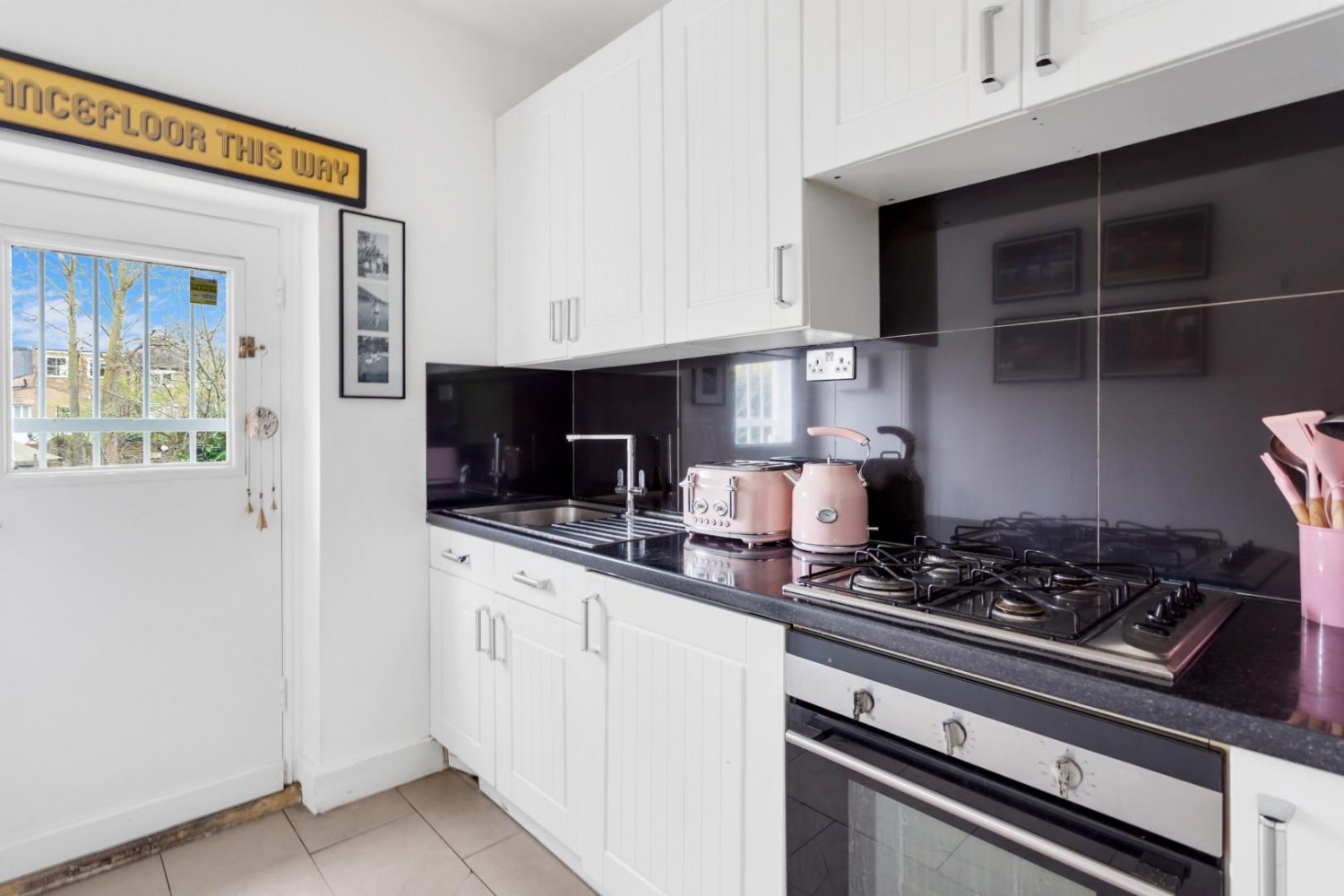 Albion Road, London, N16