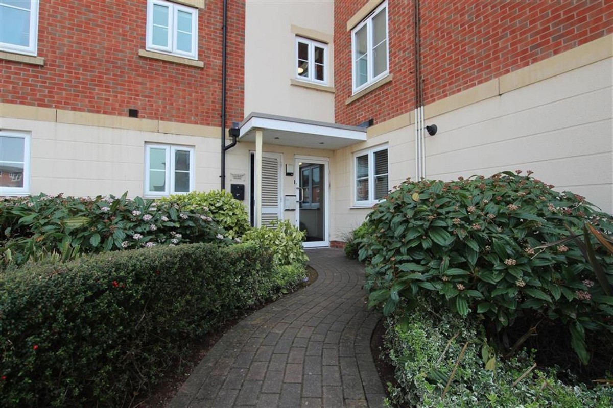 Dixon Close, Redditch, B97 6AJ