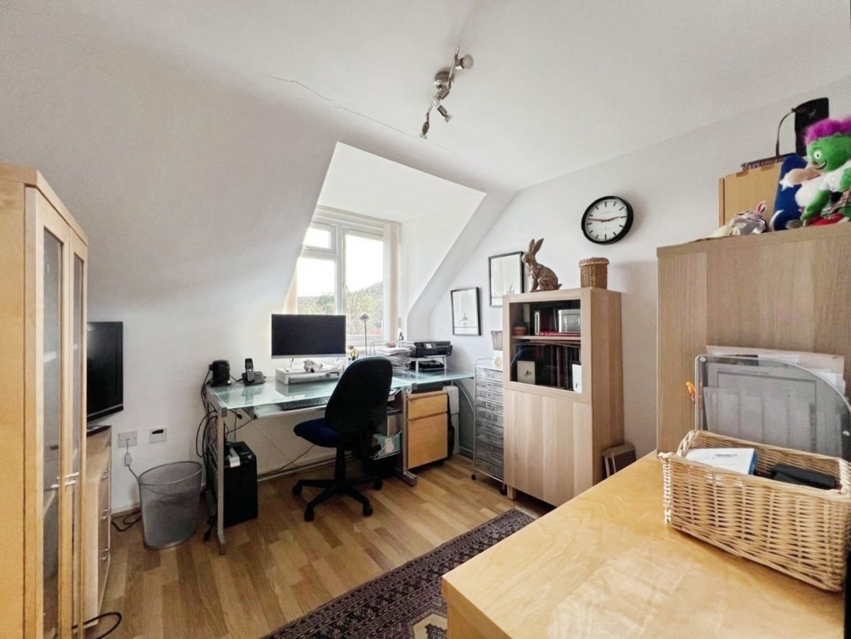 Kingshill, Dursley, GL11 5QE