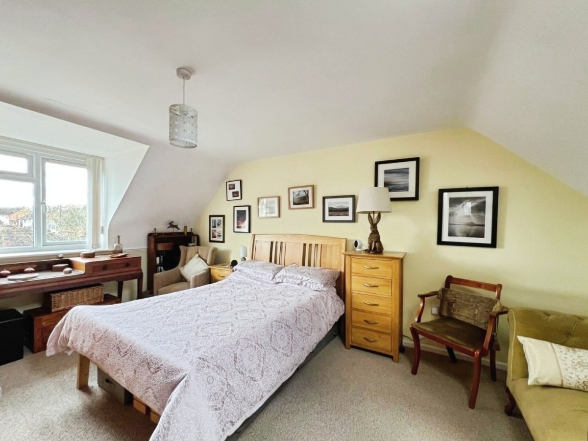 Kingshill, Dursley, GL11 5QE