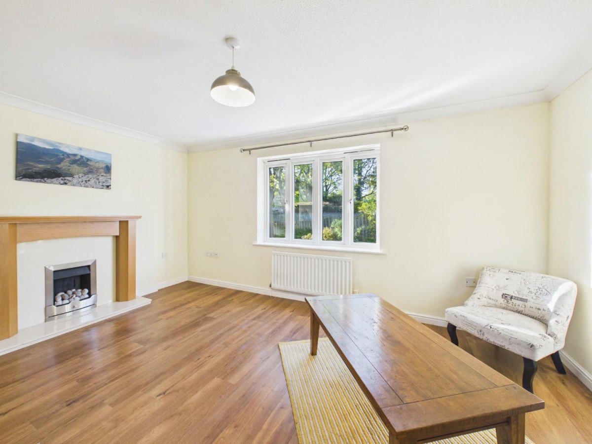Whitestone Drive, East Morton