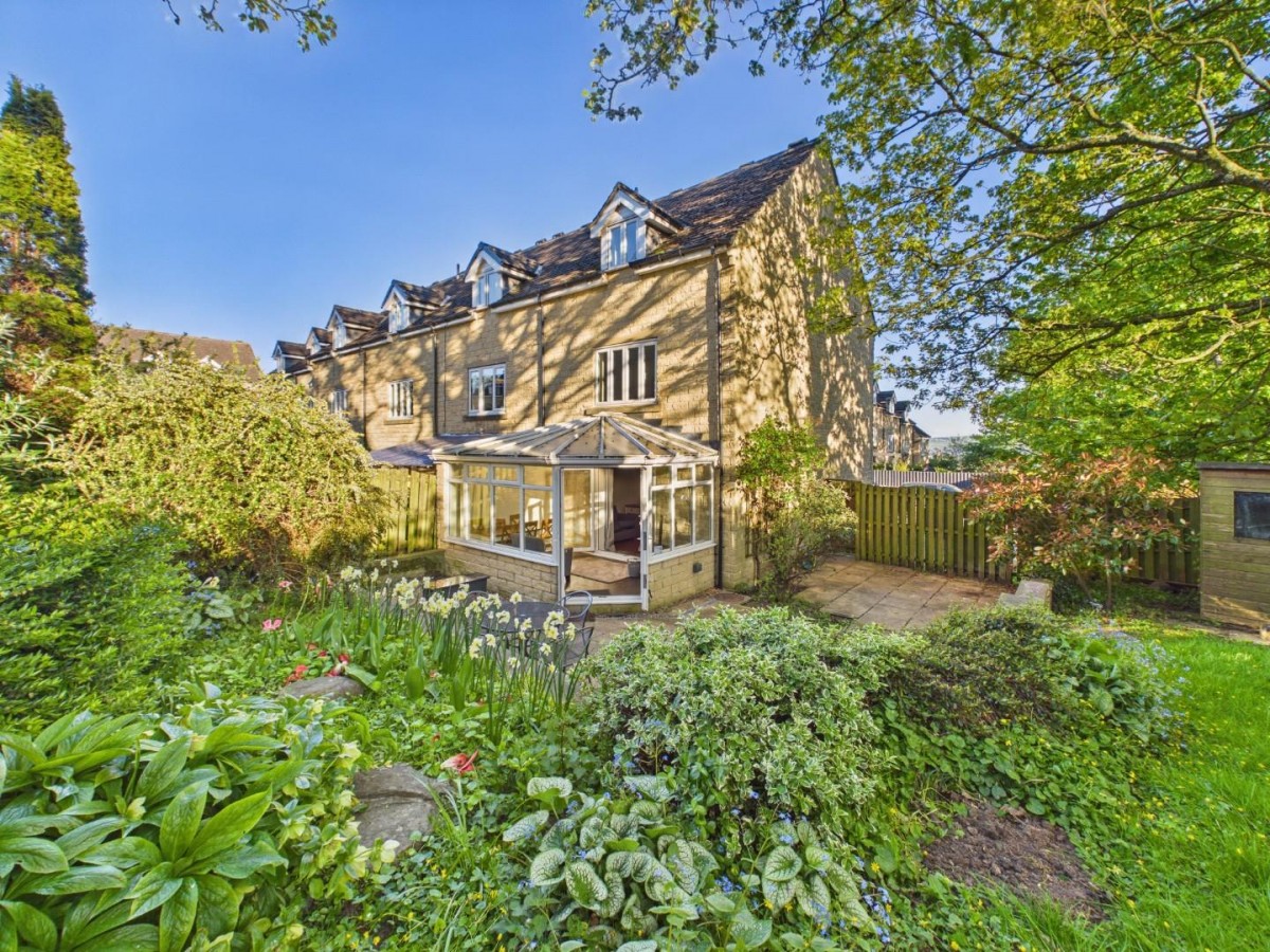Whitestone Drive, East Morton