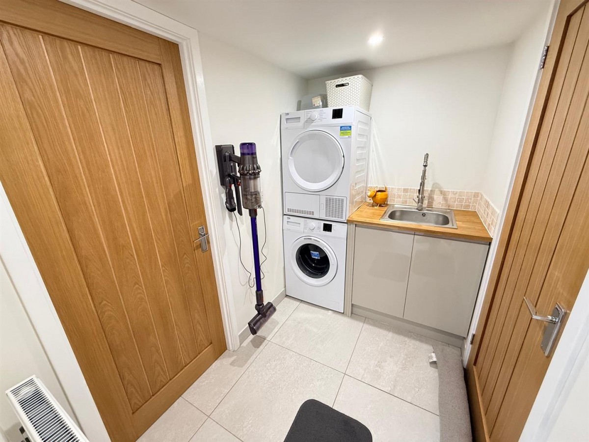 Laburnum Close, Kinver, Stourbridge, DY7 6BJ