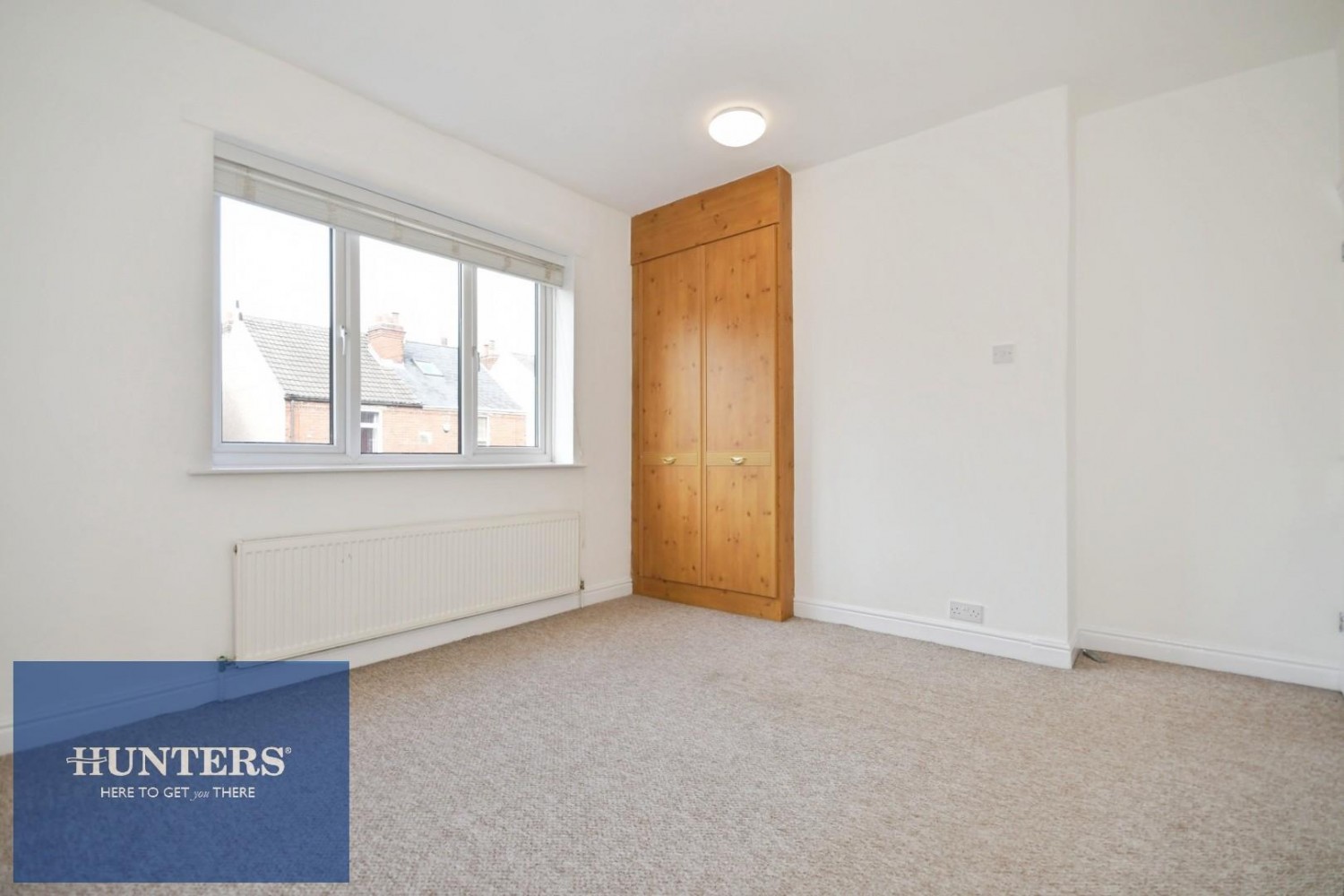 3 bedroom House for sale in Heaton Street, Brampton, Chesterfield, S40 3AQ