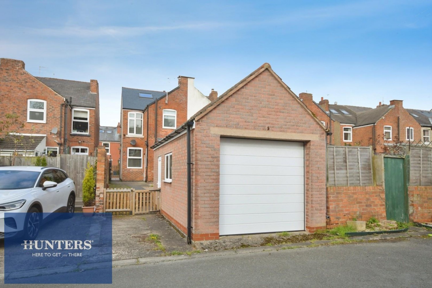 3 bedroom House for sale in Heaton Street, Brampton, Chesterfield, S40 3AQ