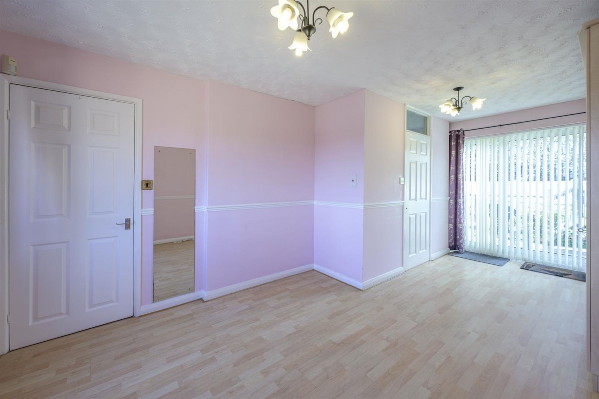 Elmwood Road, Stourbridge, DY8 5JL