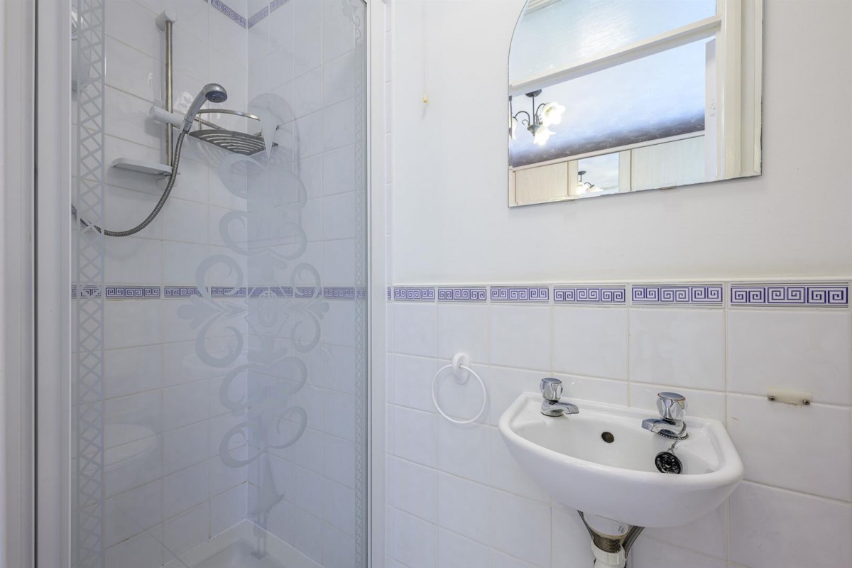 Elmwood Road, Stourbridge, DY8 5JL
