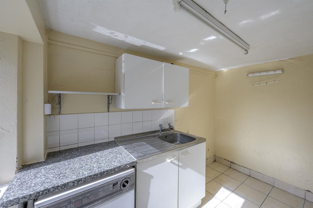 Elmwood Road, Stourbridge, DY8 5JL
