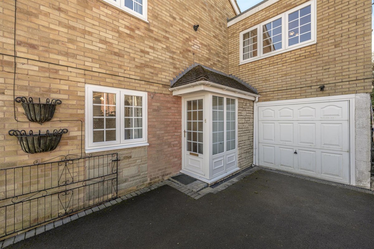 Elmwood Road, Stourbridge, DY8 5JL