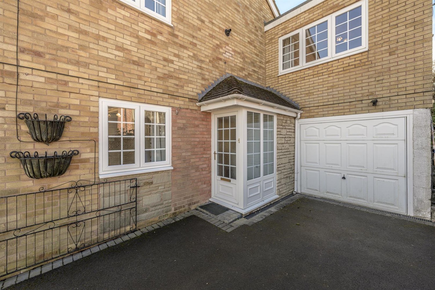 4 bedroom House for sale in Elmwood Road, Stourbridge, DY8 5JL