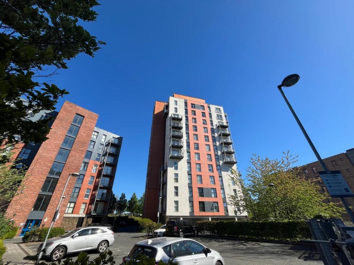 5 Stillwater Drive, Manchester