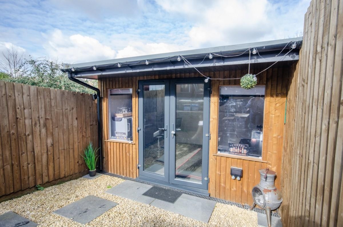 Hillside, Mangotsfield, Bristol, BS16 9JY