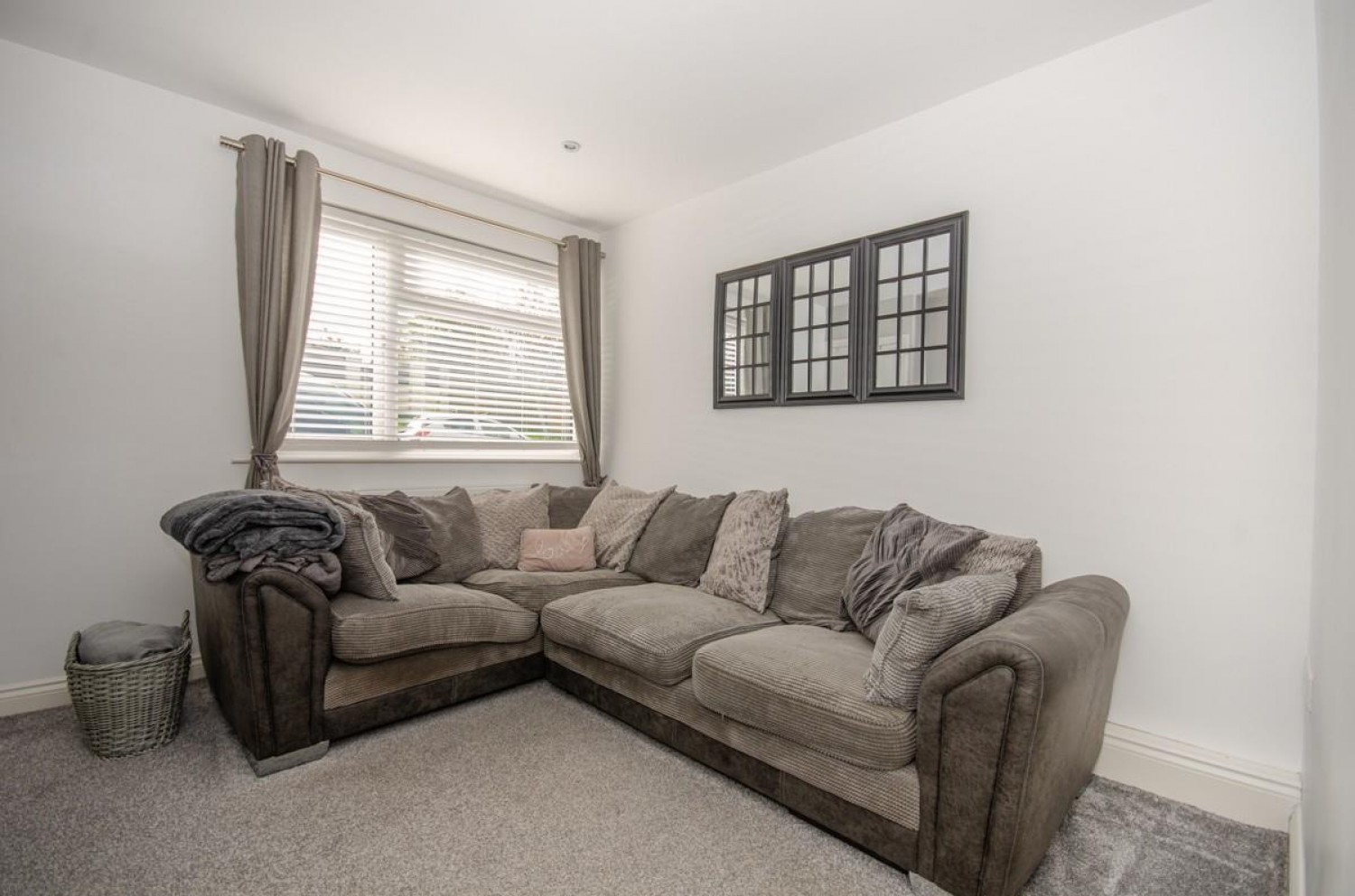 2 bedroom House for sale in Hillside, Mangotsfield, Bristol, BS16 9JY