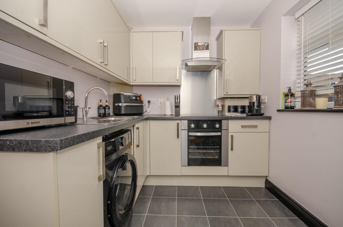 Hillside, Mangotsfield, Bristol, BS16 9JY
