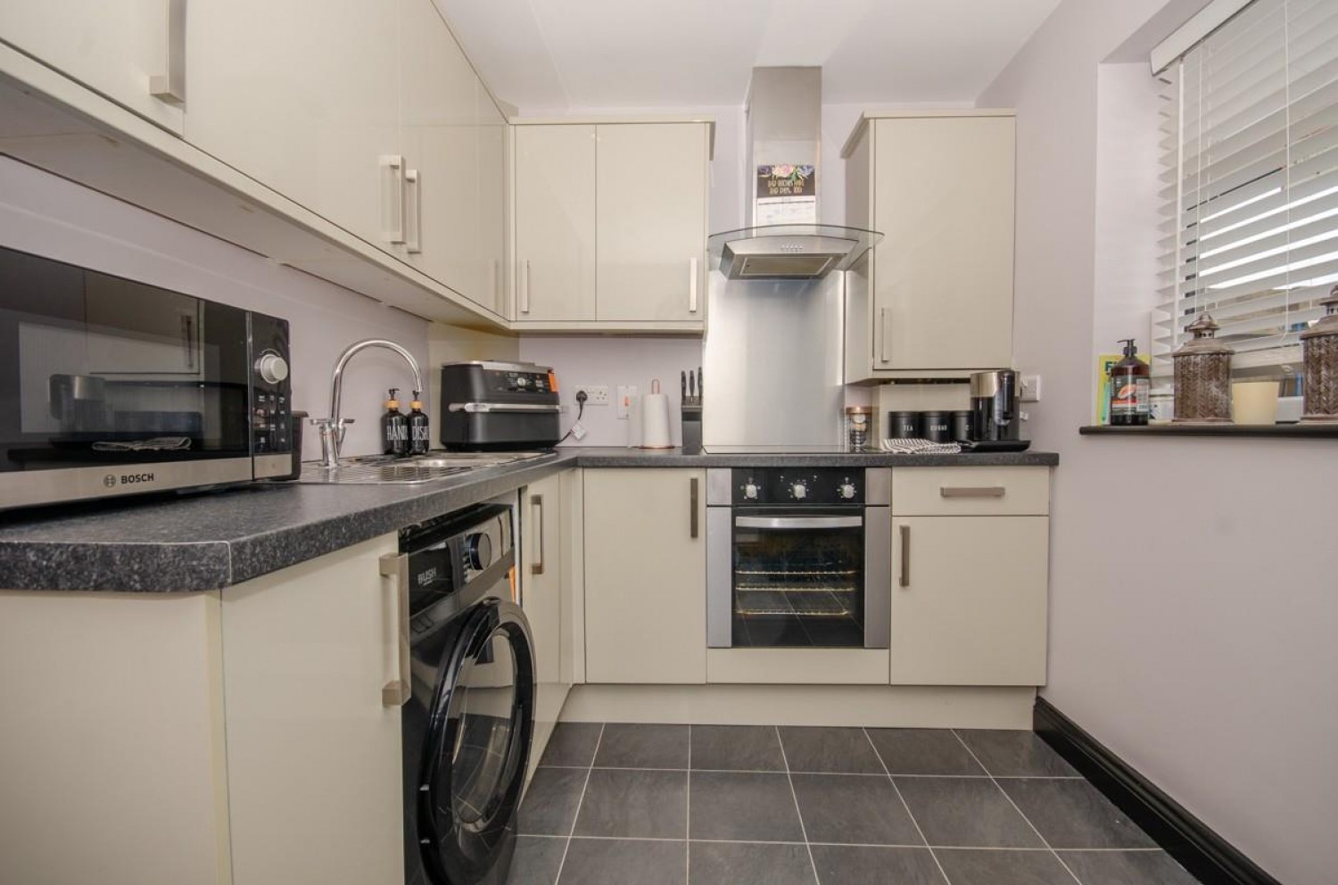 2 bedroom House for sale in Hillside, Mangotsfield, Bristol, BS16 9JY