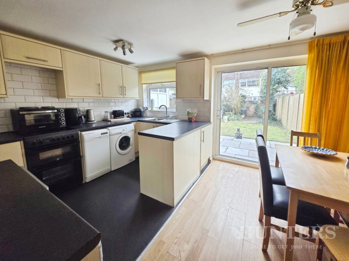 Hollymead, Carshalton