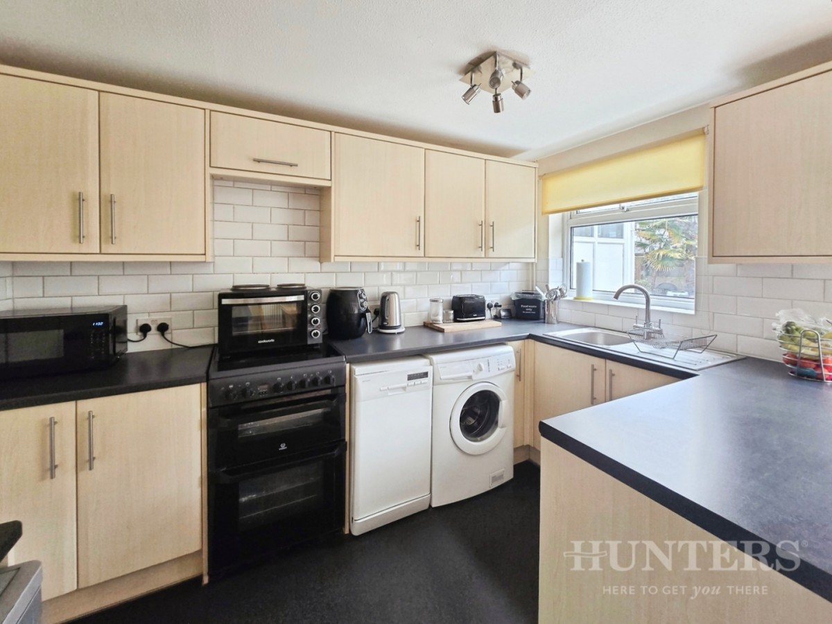 Hollymead, Carshalton