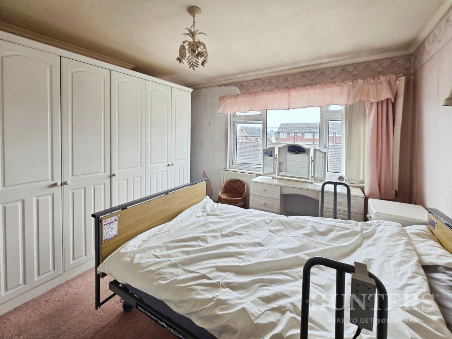 Hollymead, Carshalton