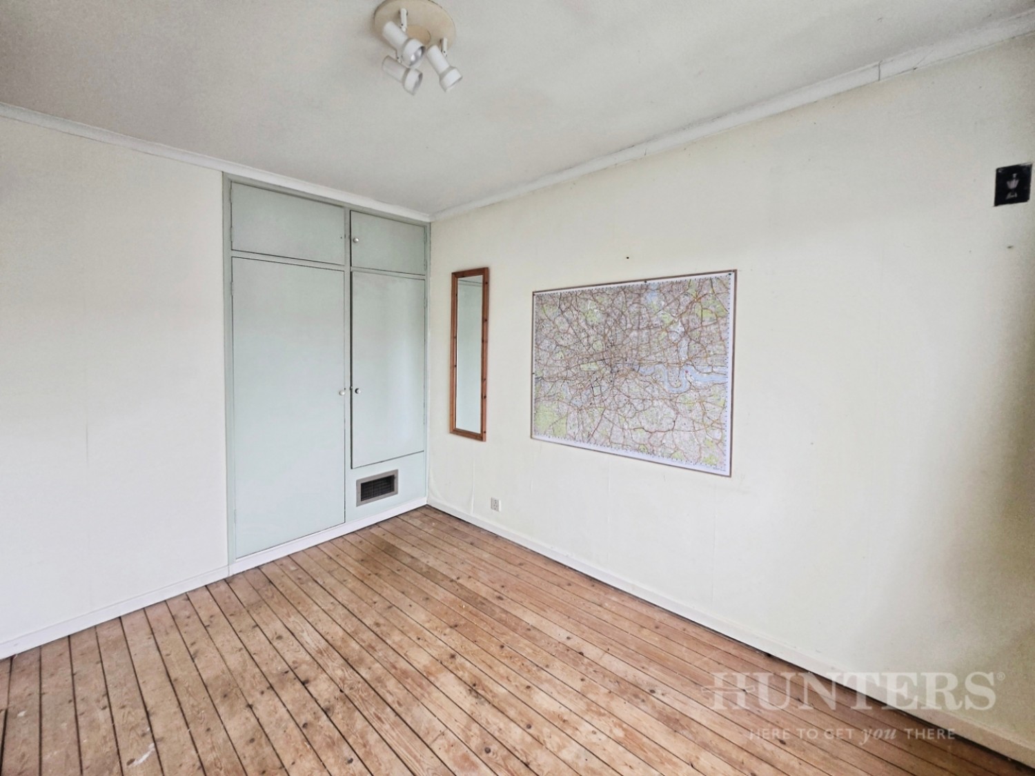 Hollymead, Carshalton