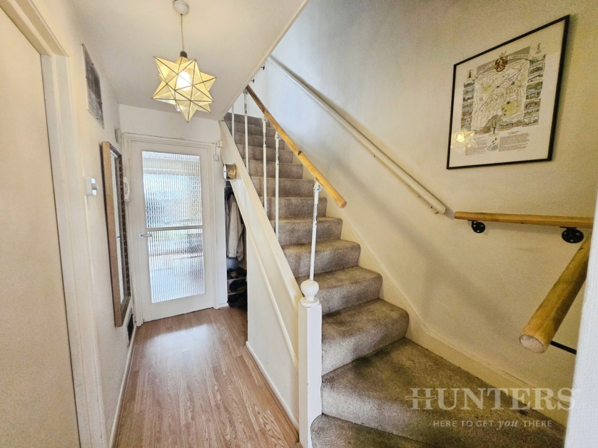 Hollymead, Carshalton