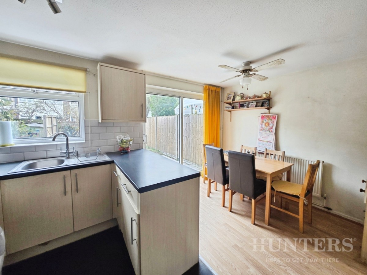 Hollymead, Carshalton