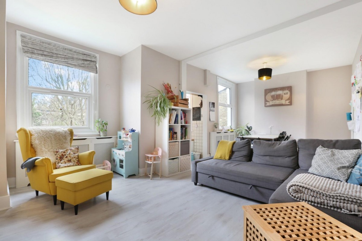 Montem Road, London