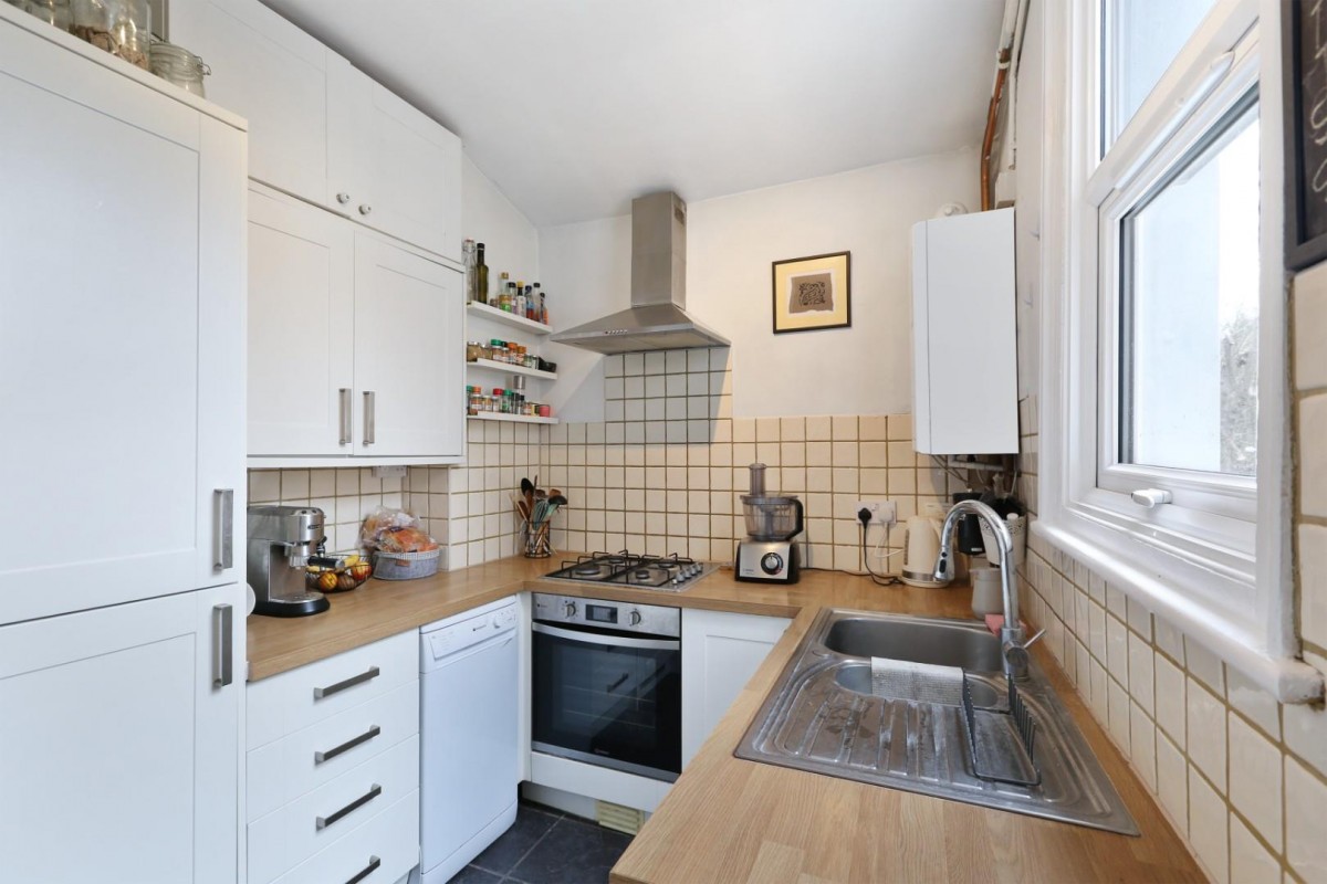 Montem Road, London