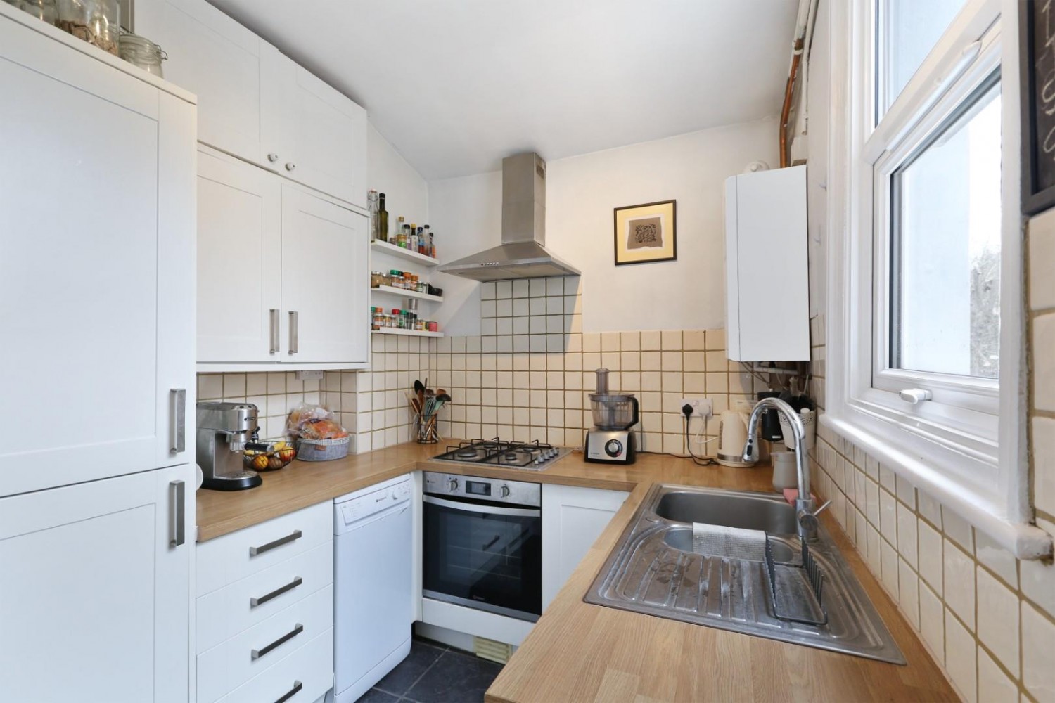 Montem Road, London