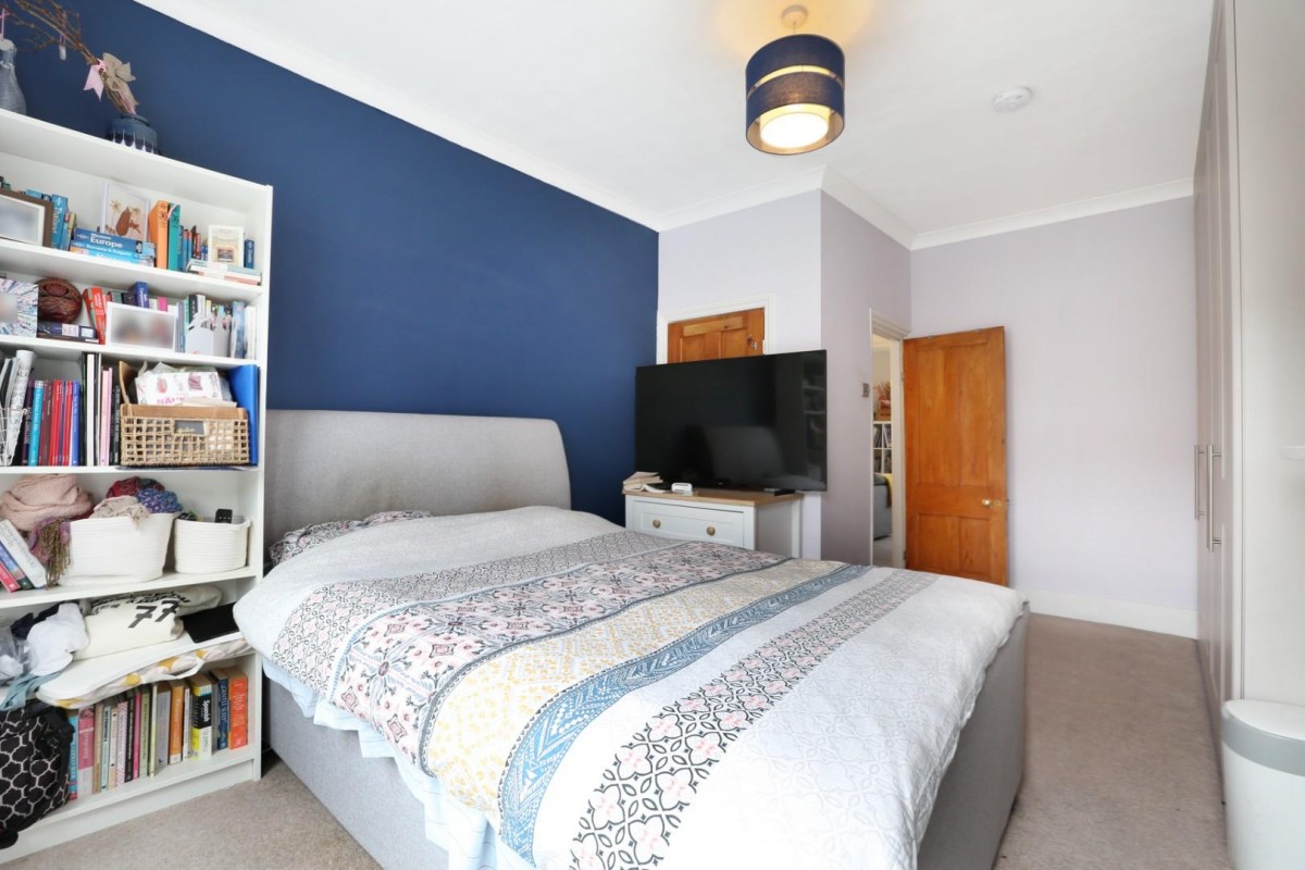 Montem Road, London