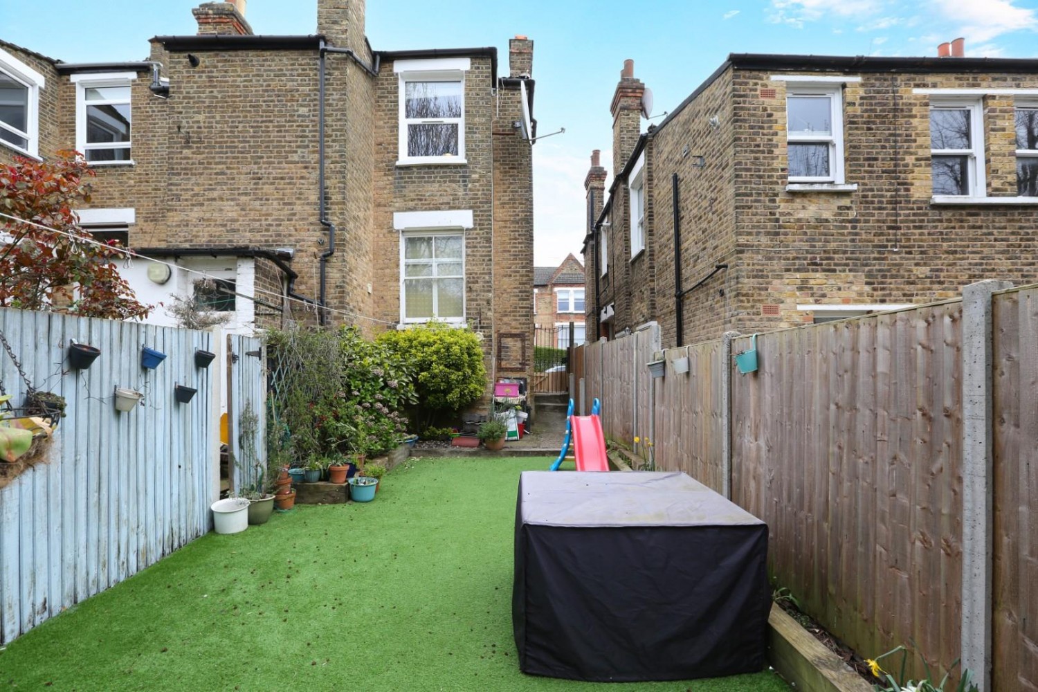 Montem Road, London