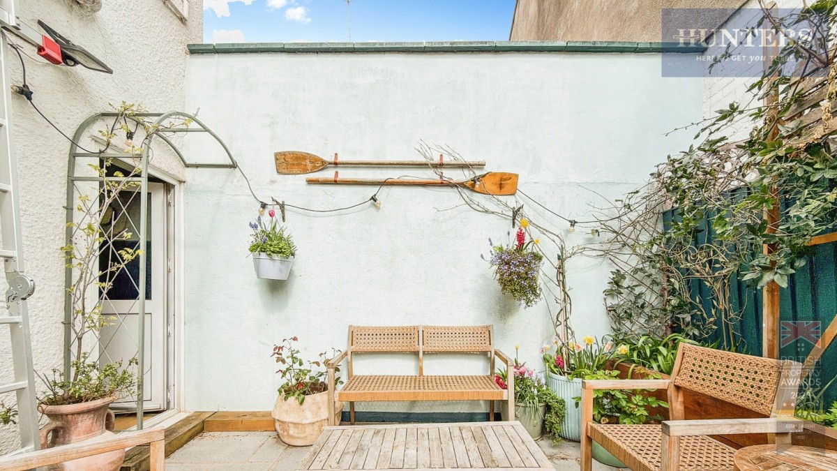 Dean Lane, Southville, BS3 1BS