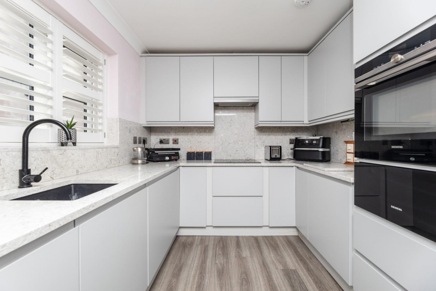 Middle Oxford Street, Castleford