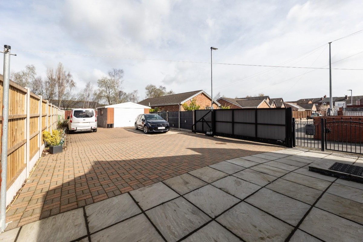 Middle Oxford Street, Castleford