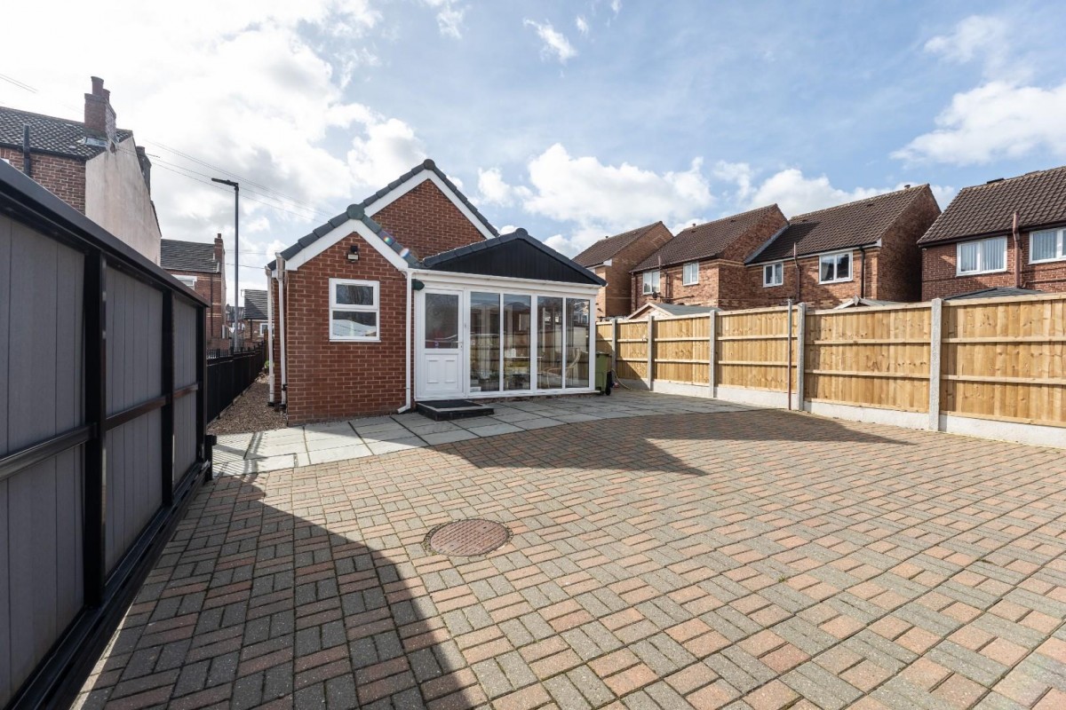 Middle Oxford Street, Castleford