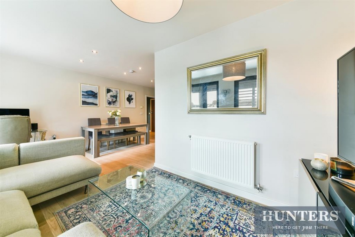 Ealing Road , Brentford, TW8