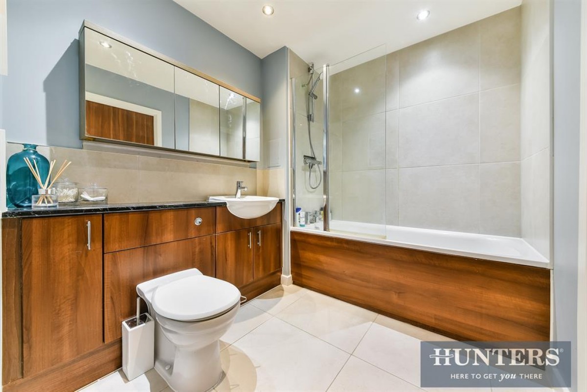 Ealing Road , Brentford, TW8