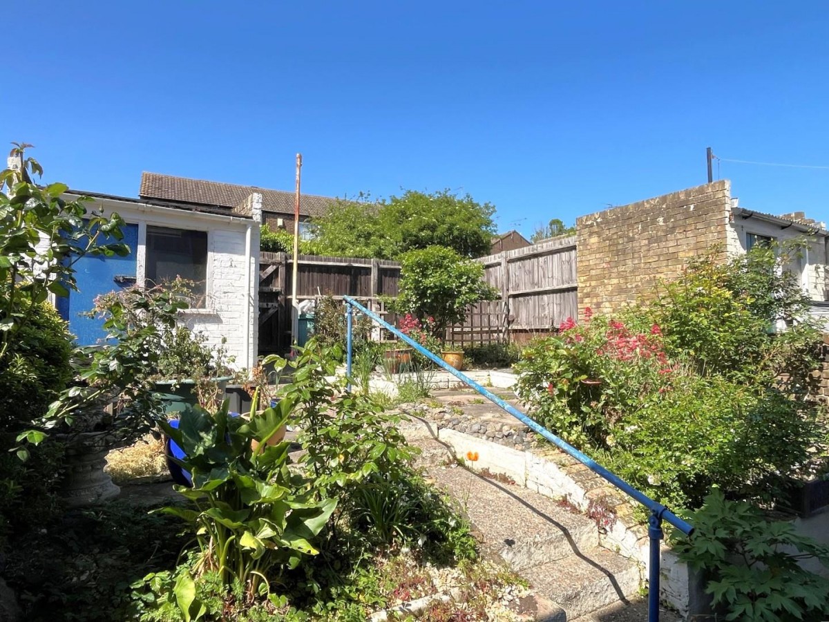 Ifield Way, Gravesend, DA12